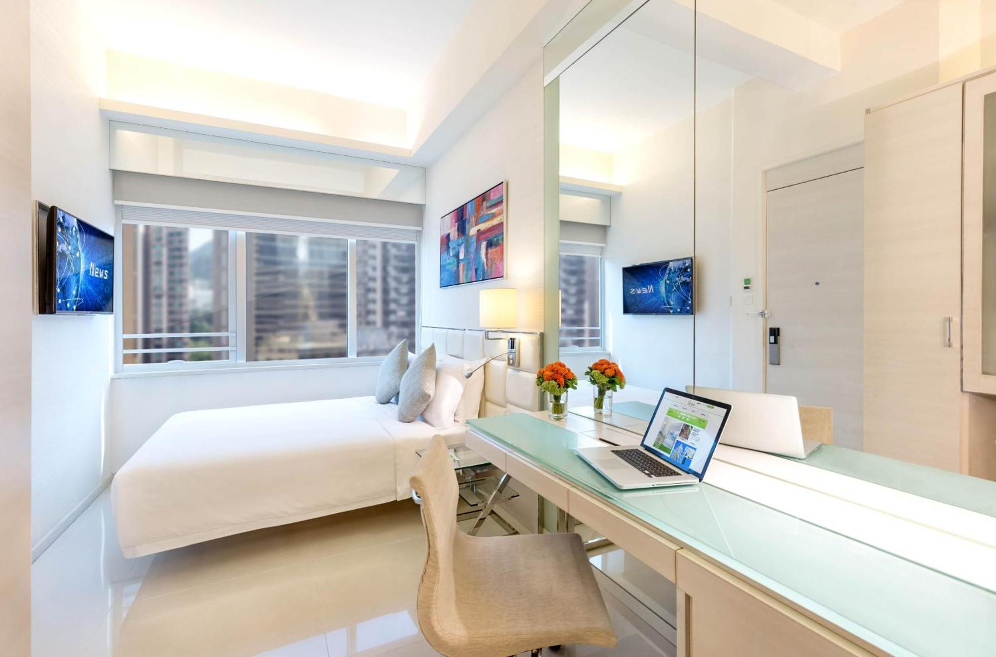 iSelect Premier Queen Room