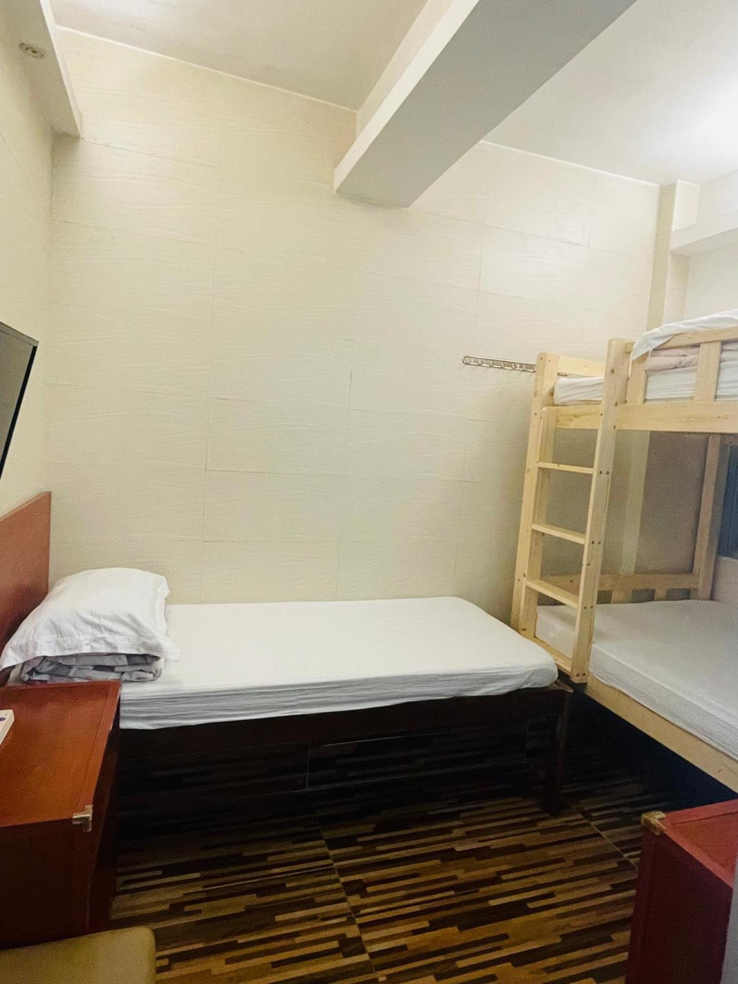 Quadruple Room Private Bathroom