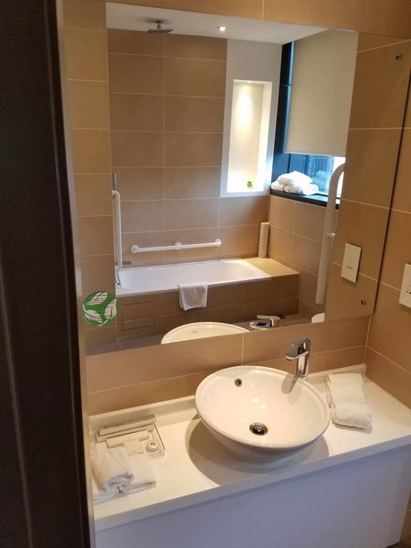 Platinum King Suite