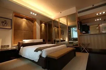 The Plaza Lan Kwai Fong-1