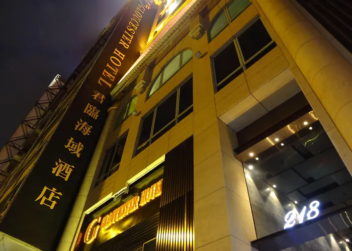 Crafa Harbour Hotel Hong Kong Con una pista da Golf